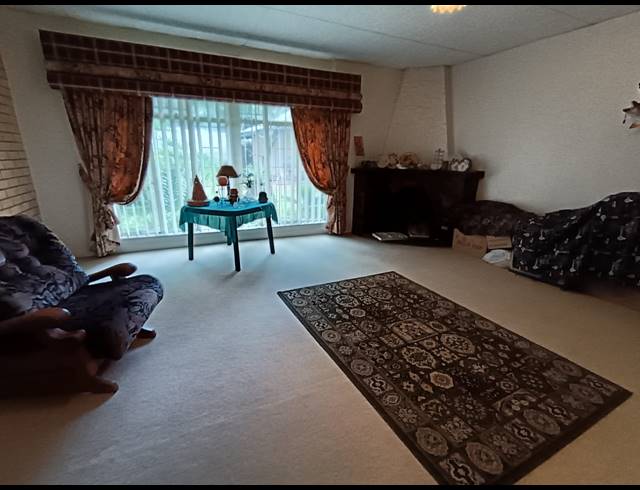 4 BEDROOM HOUSE FOR SALE IN PROTEA PARK